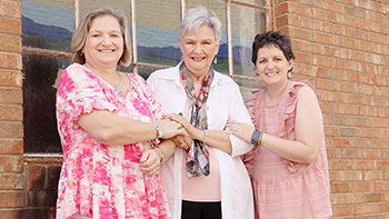 Left to right: Lynne Pryor, Cathy McMillan and Caitlyn Harper.